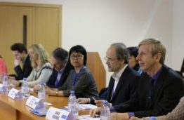 KTU profesorius D. Kučinskas vertino Kazachijos universiteto studijų programas