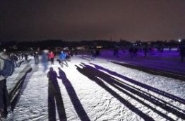 KTU dėstytojo iniciatyva tūkstančiai kauniečių Sausio 13-osios išvakares praleido kartu ant ledo