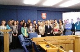 Doc. R. Petrauskienė su studentais dalyvavo susitikimuose su LR Vyriausybės kanceliarijos ir Vidaus reikalų ministerijos departamentų atstovais