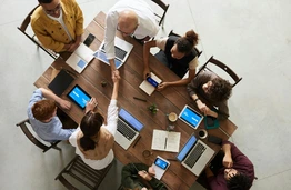 Tarp „Global Faculty Week 2025“ paskaitų temų – dirbtinio intelekto poveikis viešajam administravimui ir aukštajam mokslui