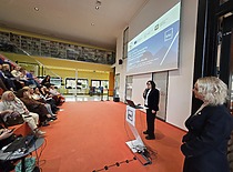 Konferencijos pranešėja skaito pranešimą apie matematikos mokymosi sunkumų diagnostiką KTU renginyje